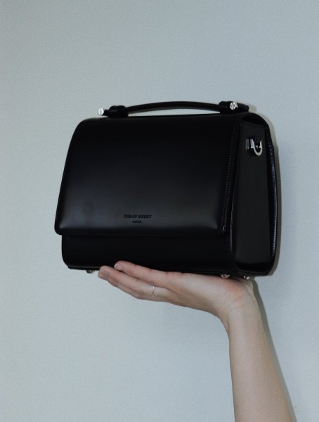 SAINT MARKS shoulder (BLACK)/ガラスレザー - URBAN BOBBY