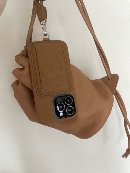 URBAN BOBBY レザーバッグ　ダークブラウン UB iPhone case (OAK) - URBAN BOBBY
