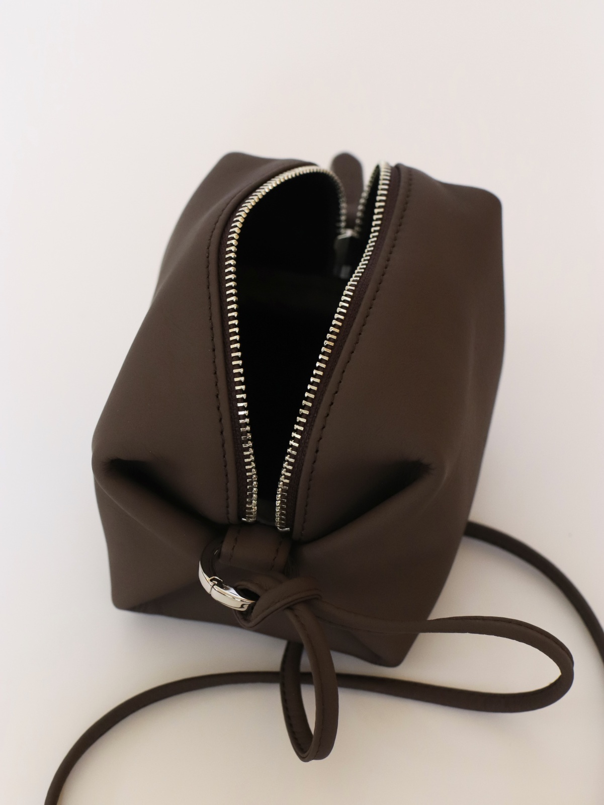 最新最全の small folded pouch BOBBY URBAN - バッグ
